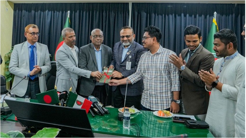 ঢাকা বিশ্ববিদ্যালয়কে বিসিবি দিল ২ কোটি টাকা